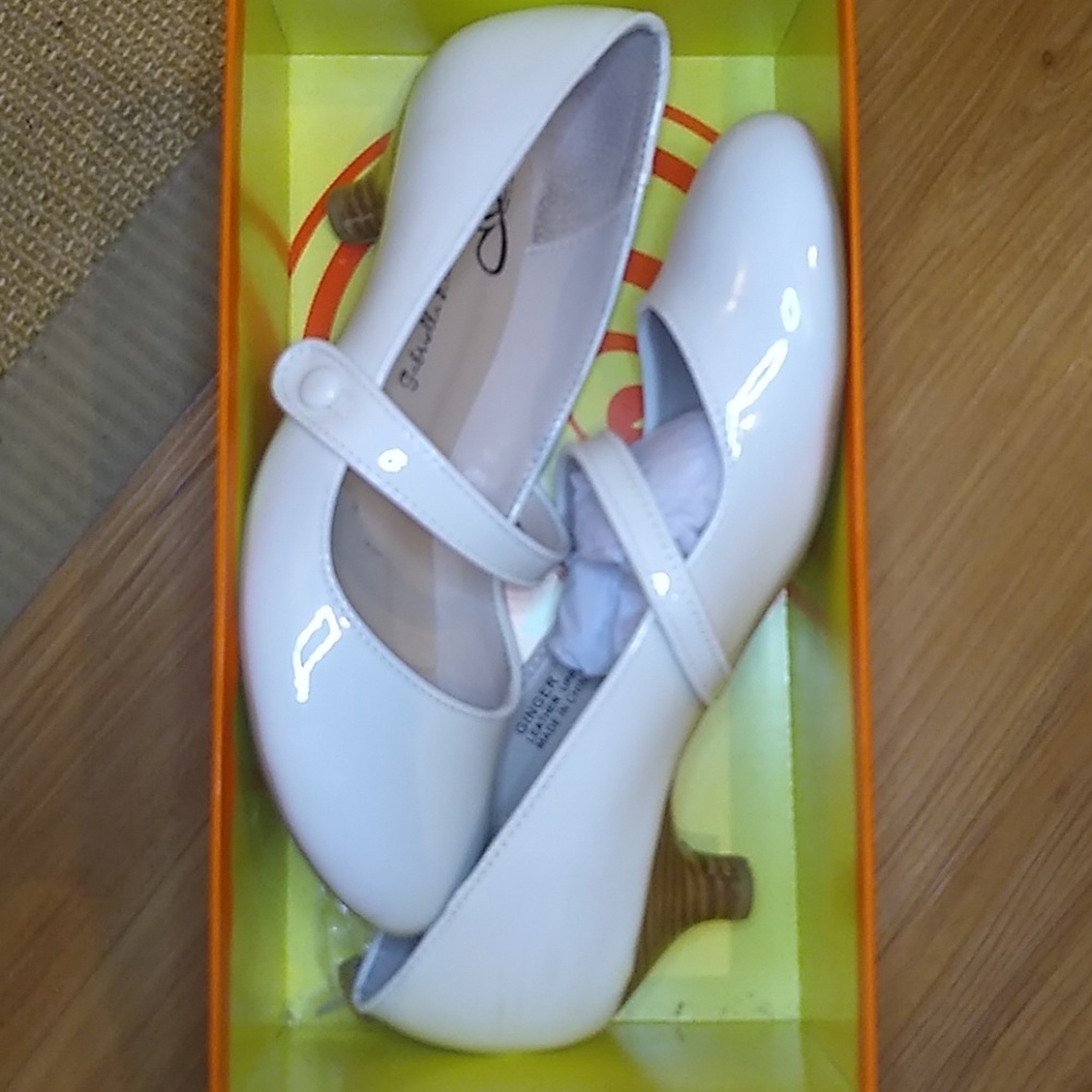 Womens Size 8 Kitten Heel Mary Jane